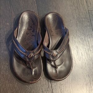 OluKai men's Dark Brown Leather Thong Sandals